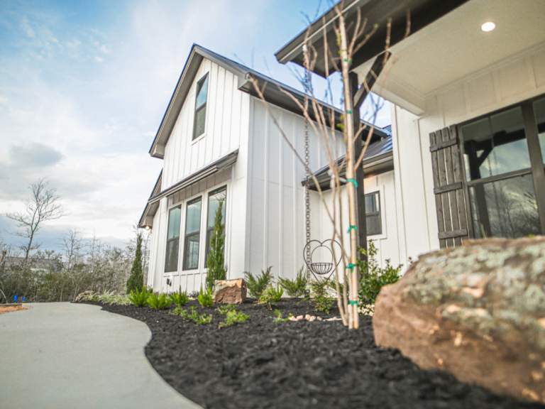 Landscape-Ideas-for-Building-A-Custom-Home