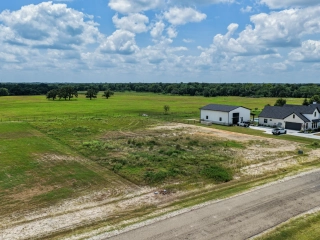 Custom home builder lot on harvey ranch road.